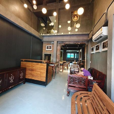 Baan Wualamphong บ้านวัวลำพอง Banguecoque Exterior foto