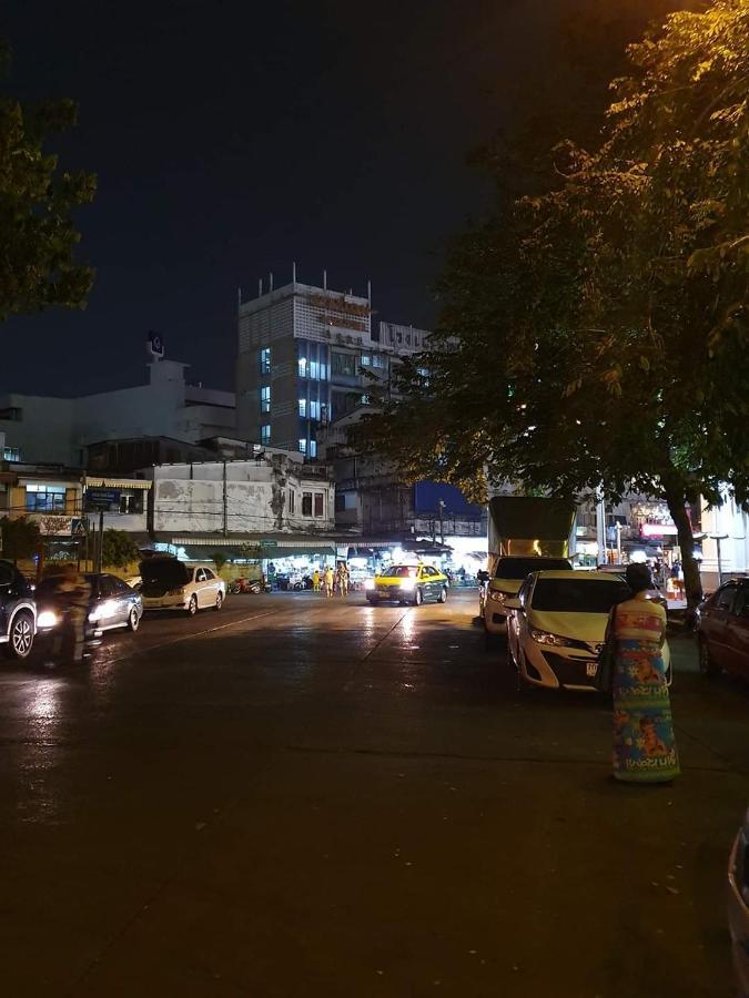 Baan Wualamphong บ้านวัวลำพอง Banguecoque Exterior foto