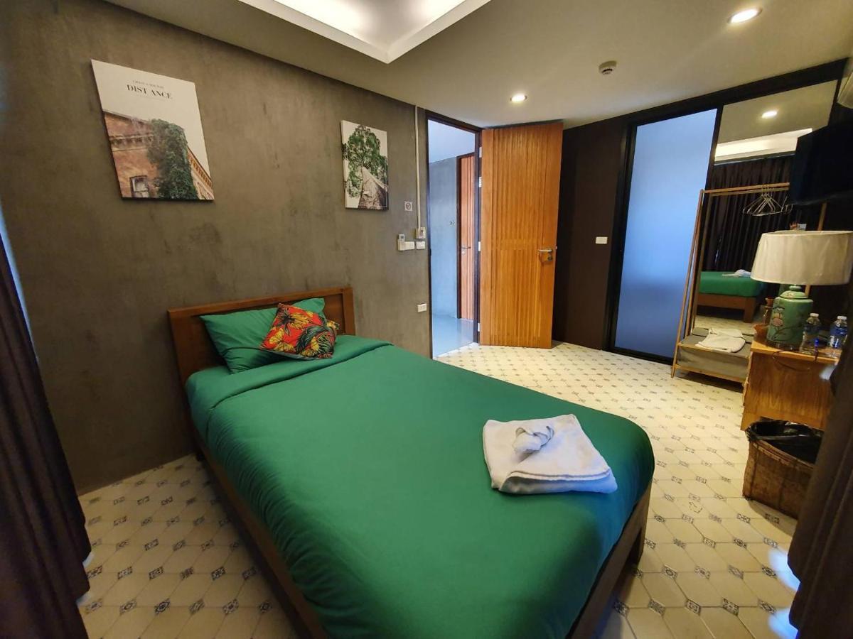 Baan Wualamphong บ้านวัวลำพอง Banguecoque Exterior foto