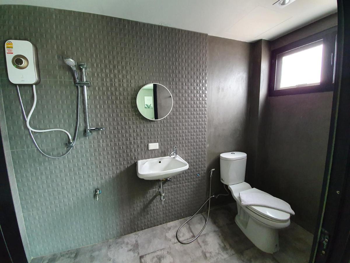 Baan Wualamphong บ้านวัวลำพอง Banguecoque Quarto foto